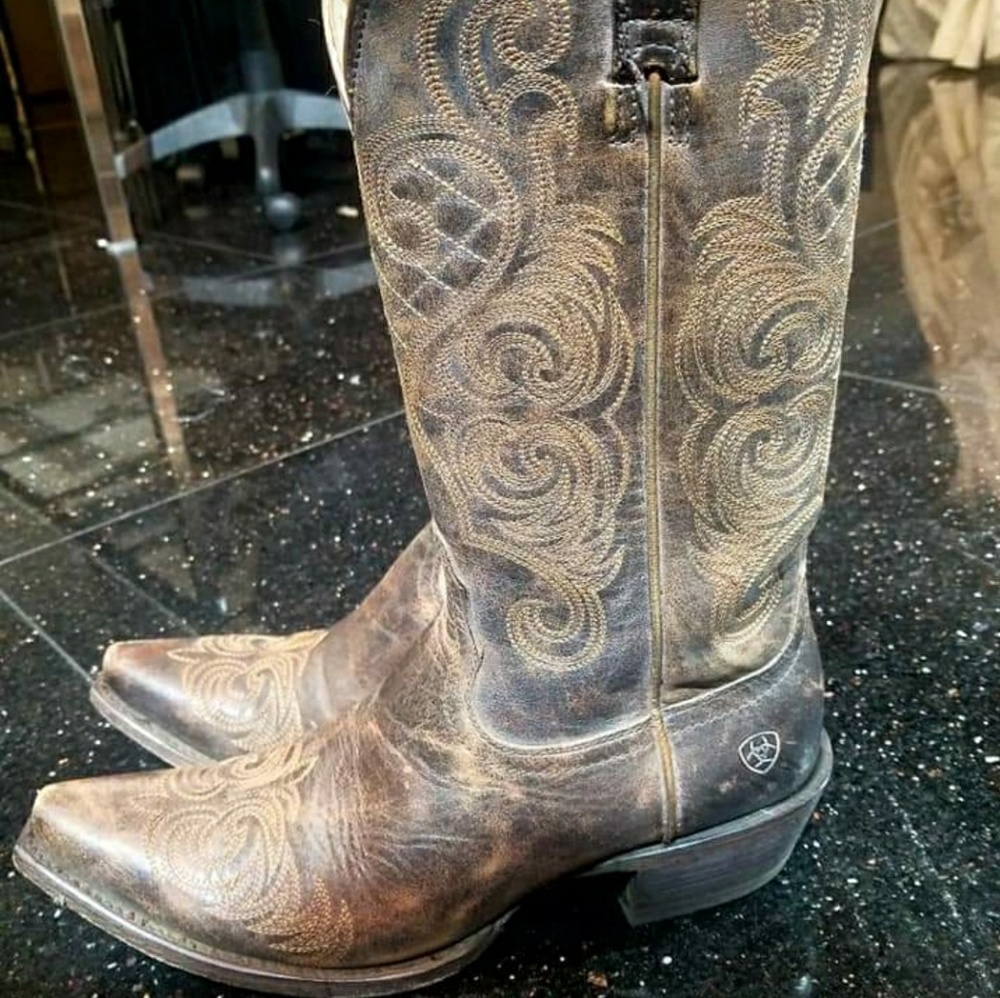 Women's sz 9 Ariat Heritage Women's Western Boots